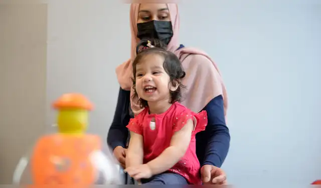  Ayla Bashira continuará con el tratamiento de reemplazo de enzimas por el resto su vida, pero su riesgo a morir es mucho menor. Foto: Cheo Media House   