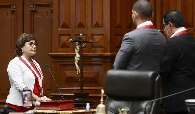 Silvia Monteza juramentó como nueva vicepresidenta de la Mesa Directiva. Foto: Congreso   