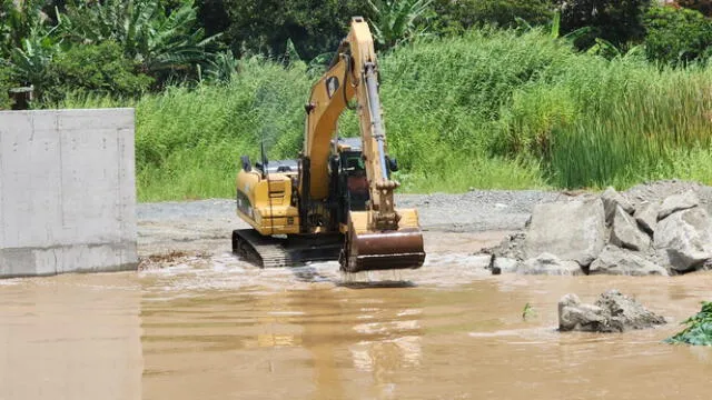  Maquinaria pesada utilizada para la emergencia. Foto: COER Áncash   