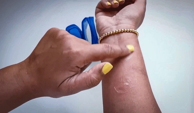La vaselina ayuda a combatir la picazón de mosquitos. Foto: captura de YouTube/Hanan beauty   