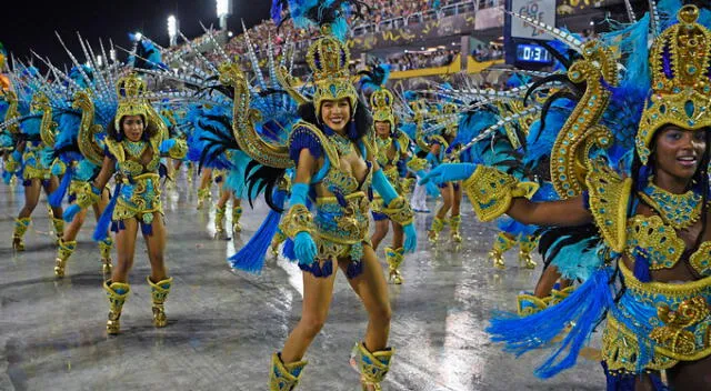 Esta es la primerA vez que el carnaval de Rio de Janeiro vuelve sin restricciones, tras la Covid-19. Foto: AFP    