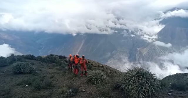  El mal tiempo en la zona complicó la labor de los rescatistas. Foto: Huaraz Informa   