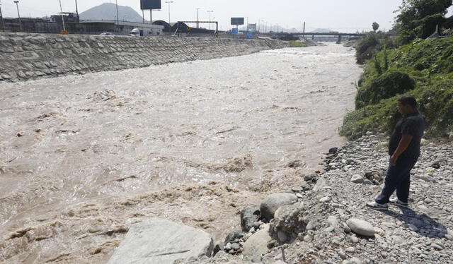  Las lluvias en Lima habrían provocado el aumento del caudal del río Rímac. Foto: Félix Contreras 