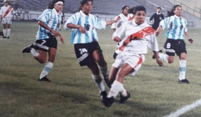 Perú chocó con Argentina en semifinales del Sudamericano 1998. Foto: Tiempos de red Argentina   