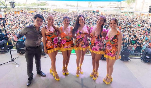  Edu Baluarte junto a las vocalistas de Corazón Serrano. Foto: Corazón Serrano/Instagram<br><br>    