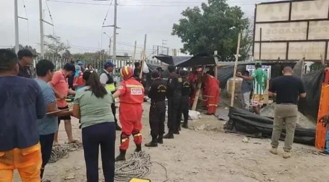  Los vecinos se acercaron a ayudar con el rescate. Foto: Proyección Informativa   