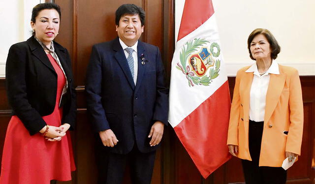 Amistades. Ada Gallegos, de la Asup, y rectora Jeri Ramón. Foto: difusión   