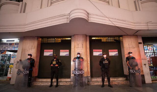 El cine Ritz de Alfonso Ugarte fue clausurado por realizar actos contra el pudor con 4 UIT. Foto: MML   