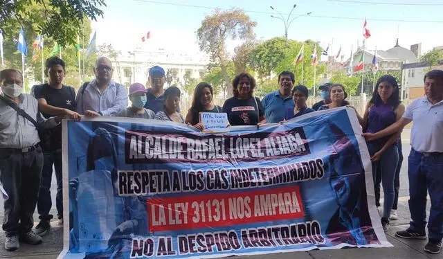  &nbsp;Gremio de ex trabajadores durante un plantón frente al Congreso. Foto: Ángela Arango    