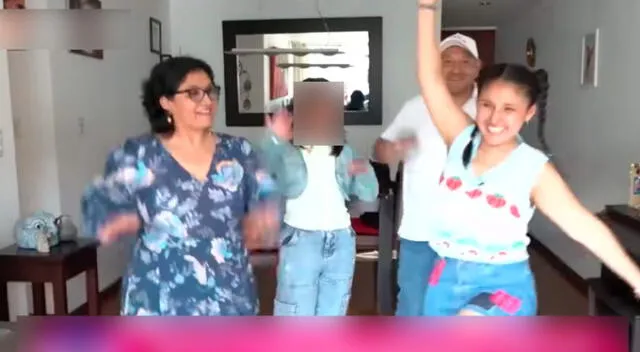 La cantante con su familia en el comedor. Foto: captura de América TV   