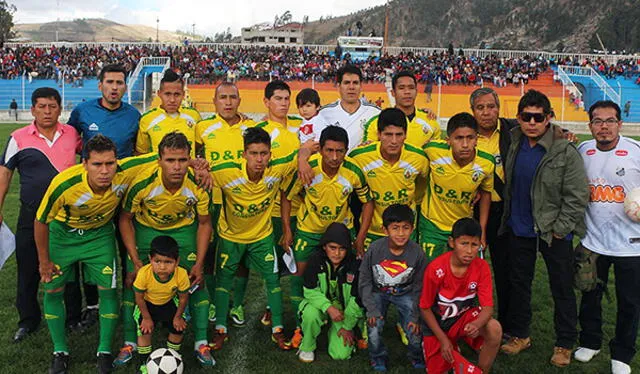 Cultural Santa Rosa tenía el color verde y otro escudo sin estrellas cuando jugaba en Copa Perú. Foto: De Chalaca   