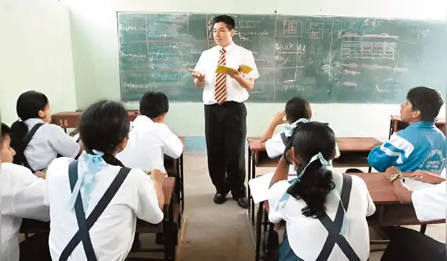 El interesado en este puesto debe tener dos años en sector público o privado y un año de labores en aula. Foto: La República   