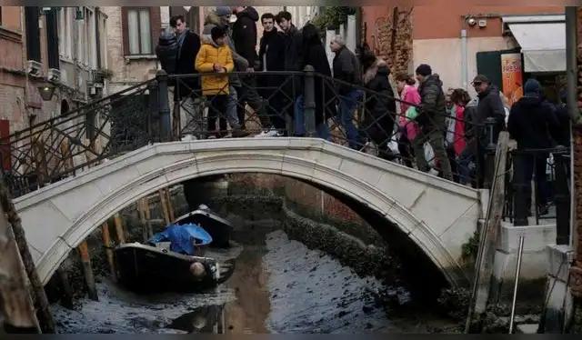  Así quedaron los canales de Venecia. Foto: BBC   