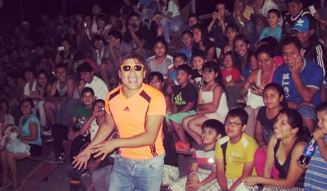  El "Chino Risas" haciendo reír al público durante sus shows. Foto: Instagram "El Chino Risas"   