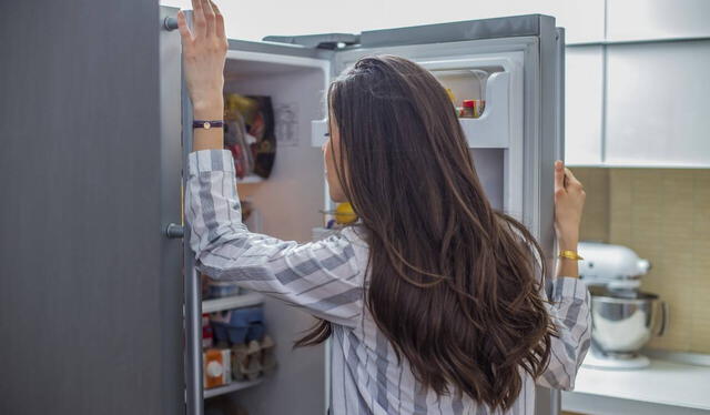 Abrir la refrigeradora constantemente aumenta el consumo de energía eléctrica. Foto: El Tiempo   