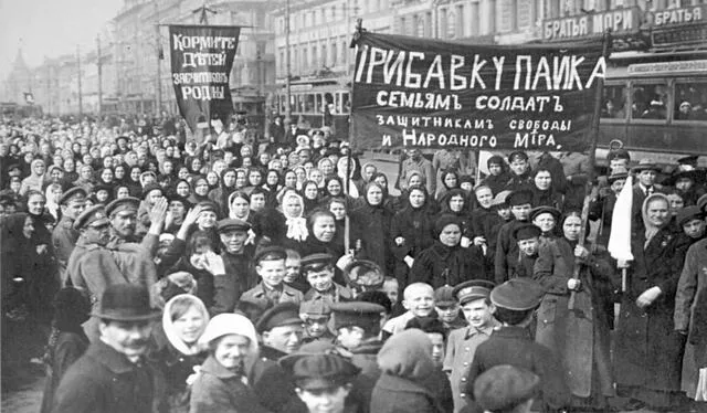 Las mujeres rusas protestaron en 1917 contra la guerra e hicieron un llamado a la paz. Foto: CTXT   
