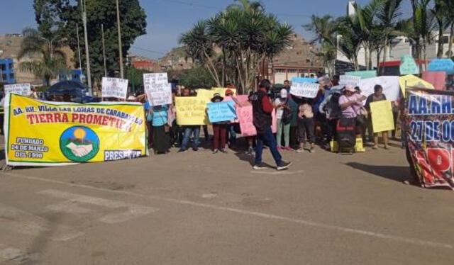  Decenas de personas se congregaron en la municipalidad de Puente Piedra, el 7 de marzo. Foto: Andina / Difusión   