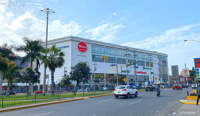 El centro comercial Plaza San Miguel se ubica en el cruce de la Av. Universitaria y la Av. La Marina. Foto: Plaza San Miguel   