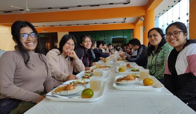 En la Universidad del Callao también entregan desayuno, almuerzo y cena gratis. Foto: UNAC    