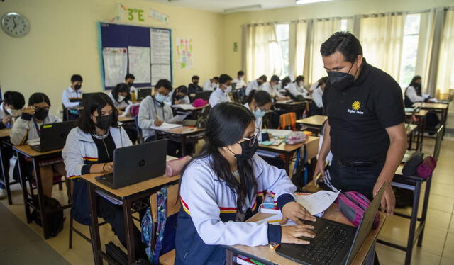  Las aulas del COAR Lima están adecuadamente equipadas para desarrollar el máximo nivel académico de los alumnos. Foto: Andina    