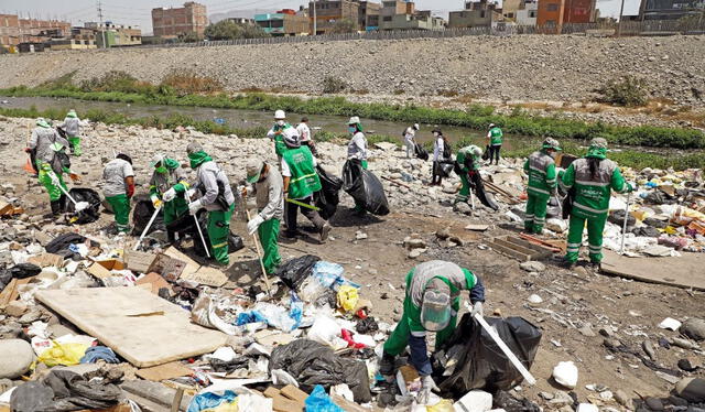  En octubre de 2022, se recogieron 8 toneladas de basura de los ríos Rímac, Chillón y Lurín, por iniciativa de ANA y municipalidades. Foto: Andina / Difusión   