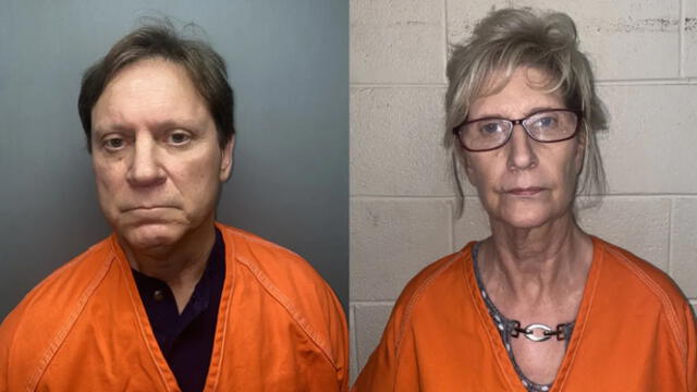 Clay Fletcher y Sheila Fletcher, padres de Lacey Fletcher, quienes fueron detenidos por su muerte. Foto: Foto: EAST FELICIANA PARISH SHERIFF'S OFFICE   