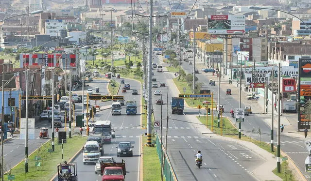 La avenida Néstor Gambetta también recorre parte del distrito de Ventanilla. Foto: Andina    