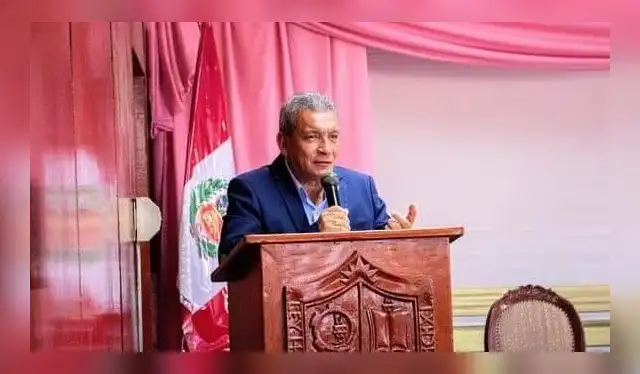 El alcalde Marlem Mogollón es duramente criticado por tal decisión. Foto: Sullana Noticias El alcalde Marlem Mogollón es duramente criticado por tal decisión. Foto: Sullana Noticias
