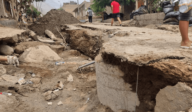  La destrucción de los desagües fue una de las consecuencias más graves para esta zona de Chaclacayo. Foto: Vanessa Sandoval / URPI - LR   