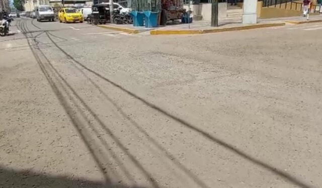  Así quedaron las pistas del centro de Piura, tras intensas lluvias. Foto: Noticias Piura 3.0    