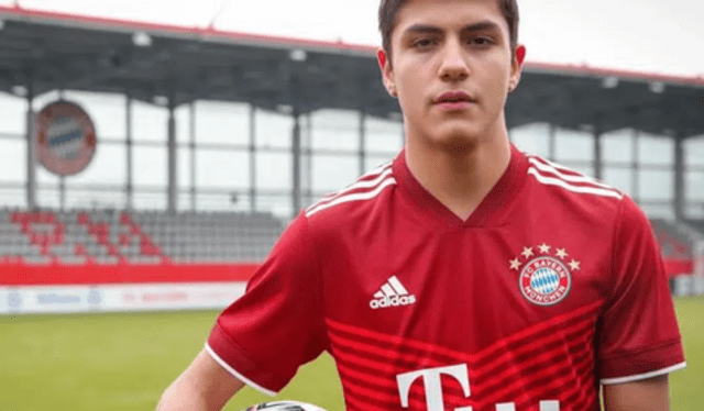 Matteo Pérez es un futbolista suizo de raíces peruanas que juega en Bayern Múnich. Foto: Bayern Múnich   