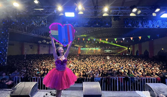  Asistentes al concierto de Yarita Lizeth en el Luna Park llegaron desde Bolivia, Perú y otros países. Foto: Yarita Lizeth Yanarico Quispe / Facebook   