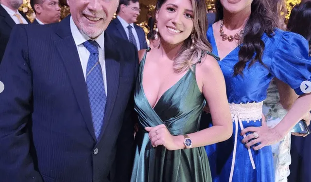 Olga Zumarán junto a Fátima Aguilar en la boda de Maritere Braschi. Foto: Instagram   