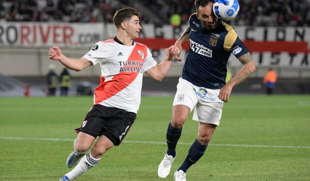 Julián Álvarez marcó seis goles en el 8-1 de River sobre Alianza. Foto: AFP   