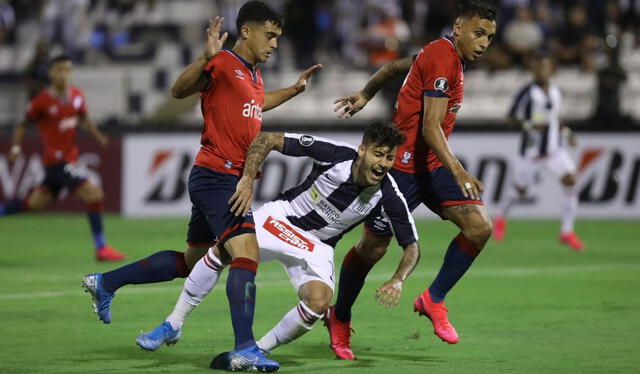 Alianza Lima cayó de local en su debut copero de 2020 con un gol a los 11 segundos. Foto: GLR   