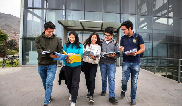 Congreso aprueba bachillerato automático permanente para universidades