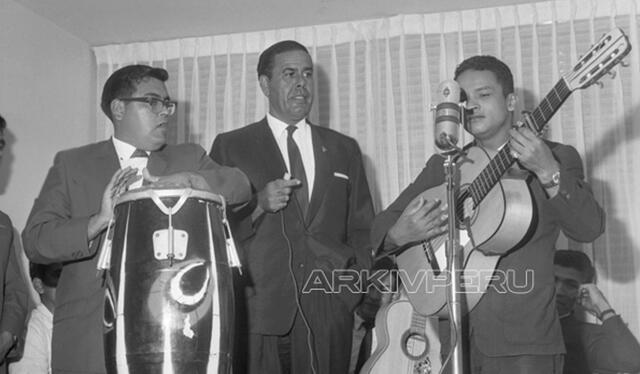  Augusto Ferrando junto con “Melcochita” en 1967. Foto: Arkivperu<br><br>    
