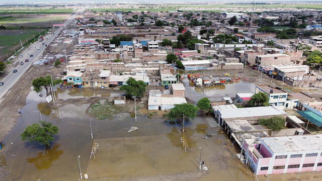 Lambayeque. Así luce Chiclayo luego de torrencial lluvia. Foto: Clinton Medina/La República   