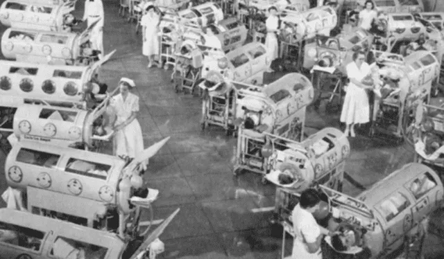 En la primera mitad del siglo XX, se utilizaron máquinas de acero para atender a la población afectada por la polio. Foto: Science History Images   