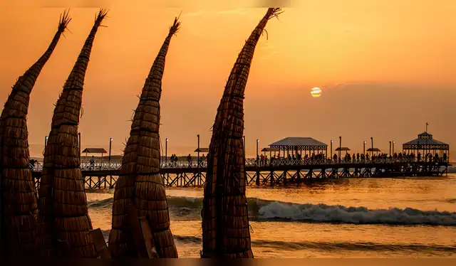 Huanchaco y sus atractivos invitan al turista. Foto: Shutterstock    
