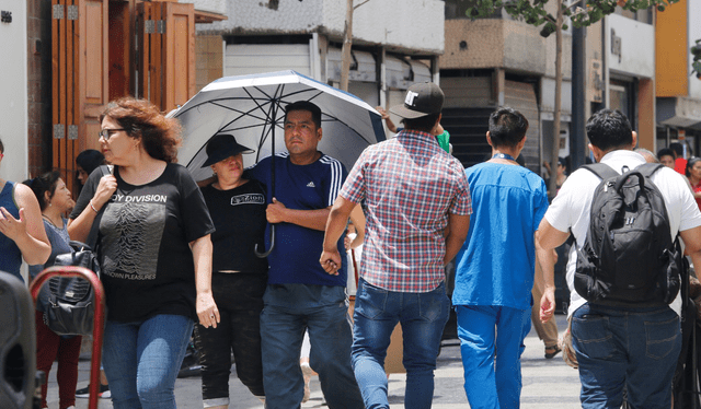  Según el Senamhi, la sensación de calor en Lima se debe a que la temperatura superficial del mar sigue caliente. Foto: La República   