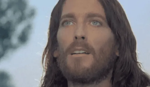 Robert Powell como Jesús