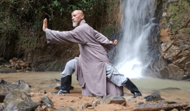 El peruano Walter Suazo tuvo que prepararse 14 años para convertirse en monje shaolin. Foto:Shaolin Temple South America Peru-Página Oficial/Facebook 