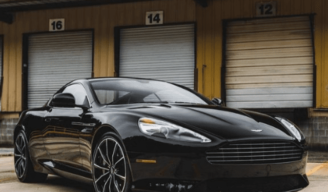  Piqué le habría regalado a Clara Chía un Aston Martin DB9 GT. Foto: Instagram   