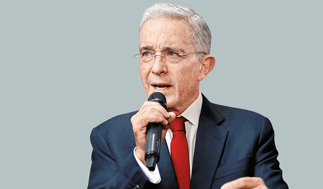 Álvaro Uribe ha sido calificado por medios internacionales como la figura más influyente de Colombia en lo que va del siglo XXI. Foto: León Darío/Revista Semana    