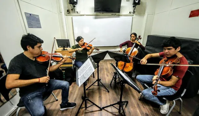 Juan José Chuquisengo critica la decisión del ministro Óscar Becerra en cambiar a la pianista Lydia Hung por Jorge Rivera para liderar la Universidad Nacional de Música. Foto: difusión   