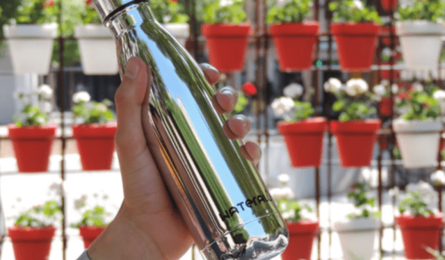 Las botellas de acero inoxidable se pueden reutilizar sin dañar nuestra salud. Foto: EcoInventos   