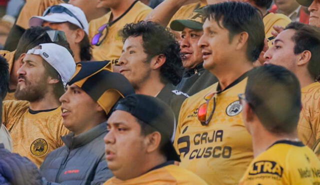  Los hinchas de Cusco FC se hicieron presentes. Foto: Cusco FC   