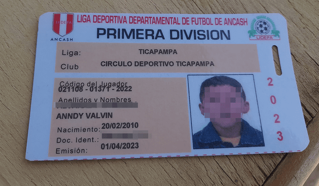 Carnet de jugador del menor. Foto: Radio Activa 105.3 FM Ticapampa<br><br>    