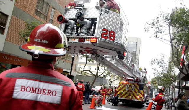  En el 2022, una compañía de bomberos en la ciudad denunció que no tenía línea telefónica. Foto: Andina   